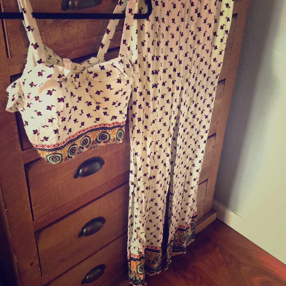 Xhilaration crop top and pant set